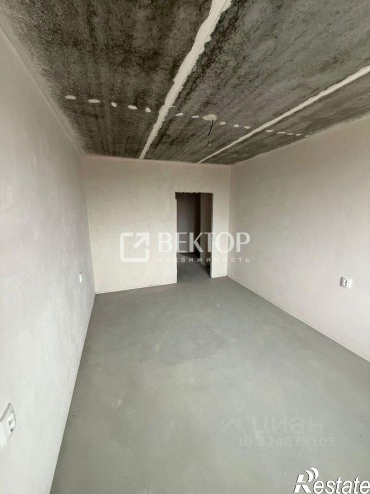 3-комн квартира улица Комкора Хрипина