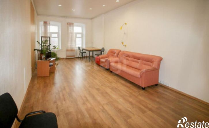 4-комн квартира улица Ушинского, 32,  д. 32