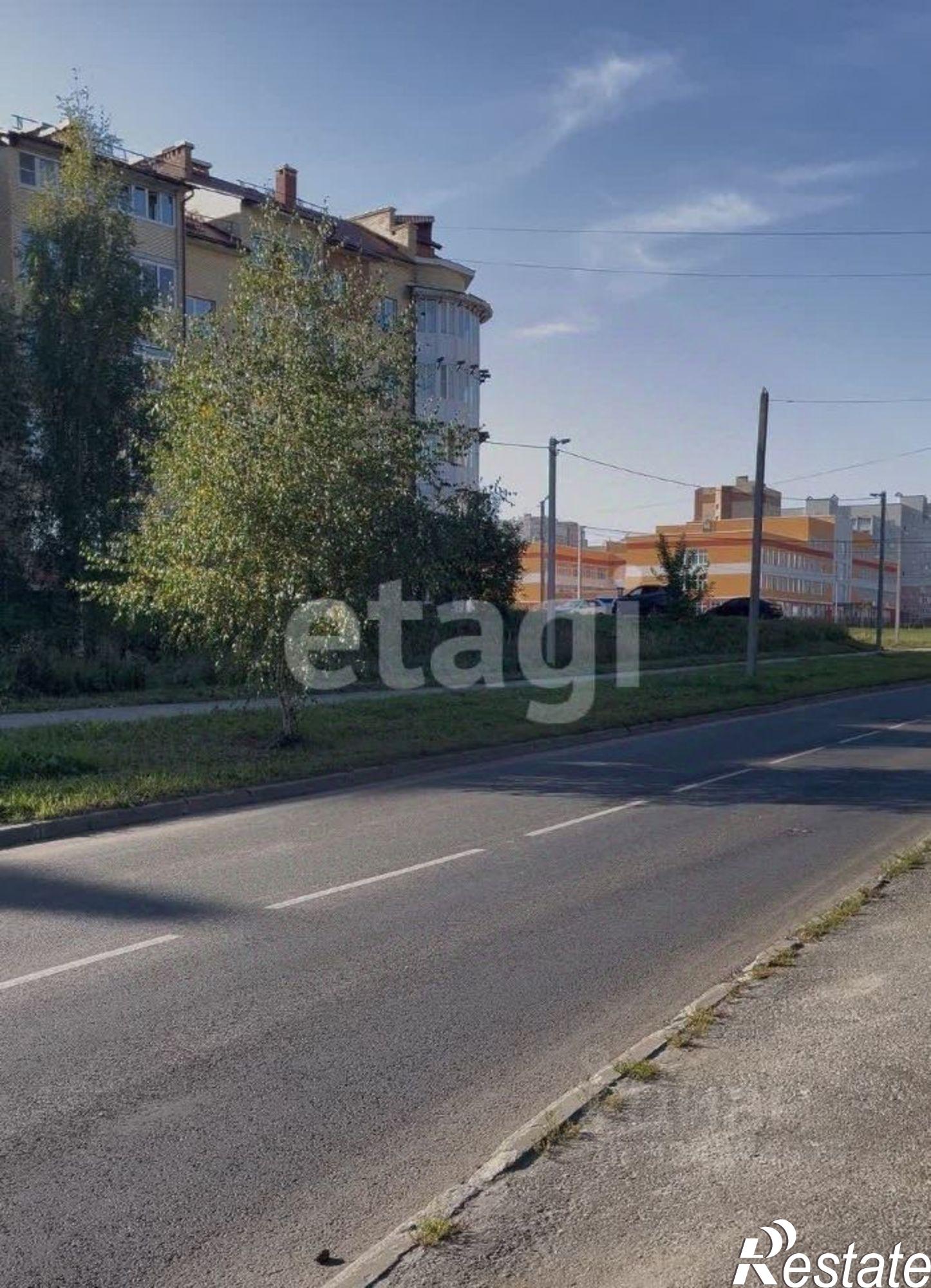 Купить квартиру за 3 830 000 рублей на улица Коммунаров, 12