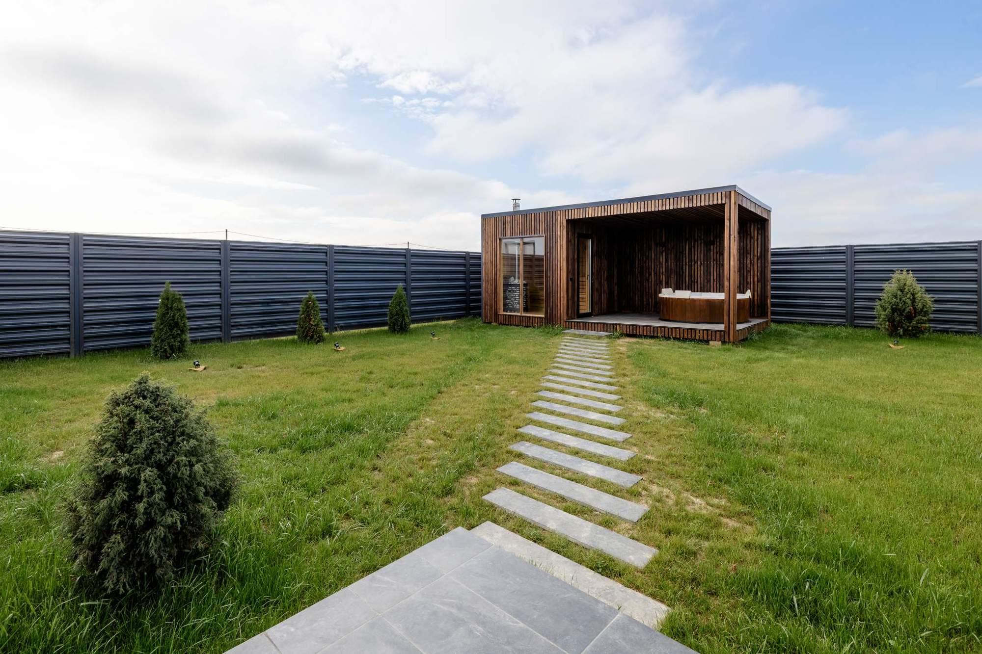 Купить дачу, дом, коттедж за 12 000 000 рублей на Яблоневая улица, д.15