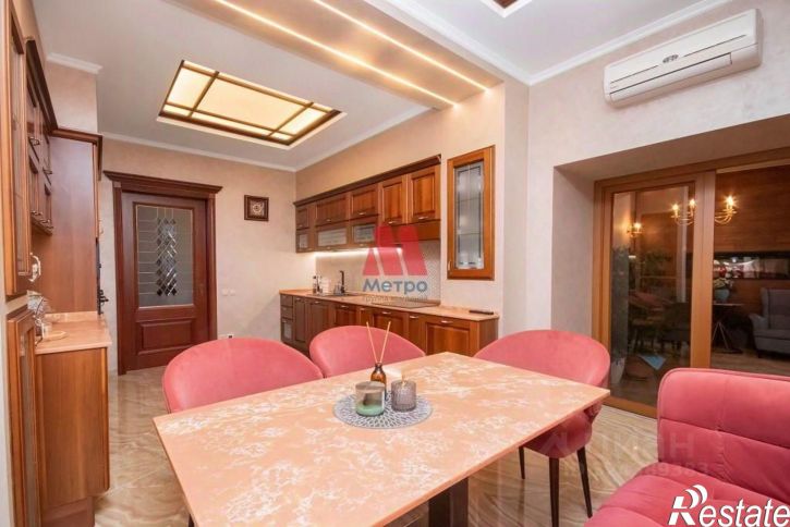 4-комн квартира улица Ушинского, 6А,  д. 6А