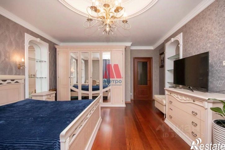 4-комн квартира улица Ушинского, 6А,  д. 6А