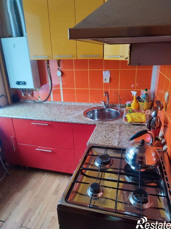 3-комн квартира поселок Октябрьский, 20,  д. 20