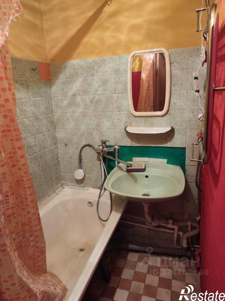 3-комн квартира поселок Октябрьский, 20,  д. 20