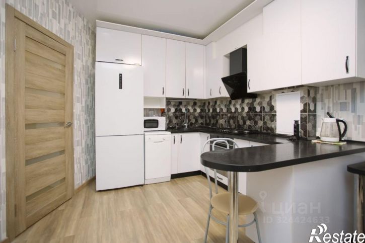 3-комн квартира поселок Нефтебаза, 152,  д. 152