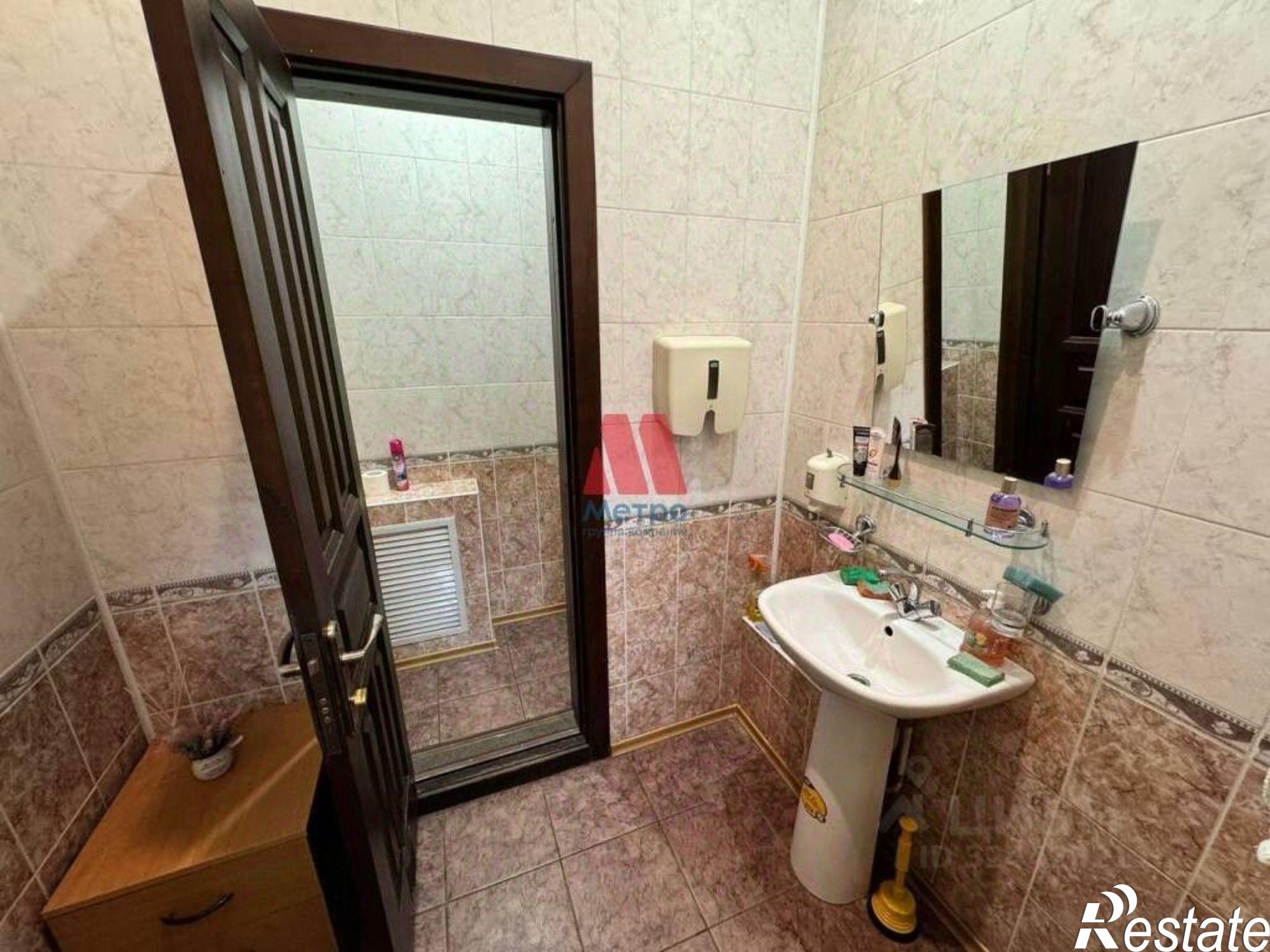 Сдать офис, помещение под офис за 14 520 рублей на Республиканская улица, 112