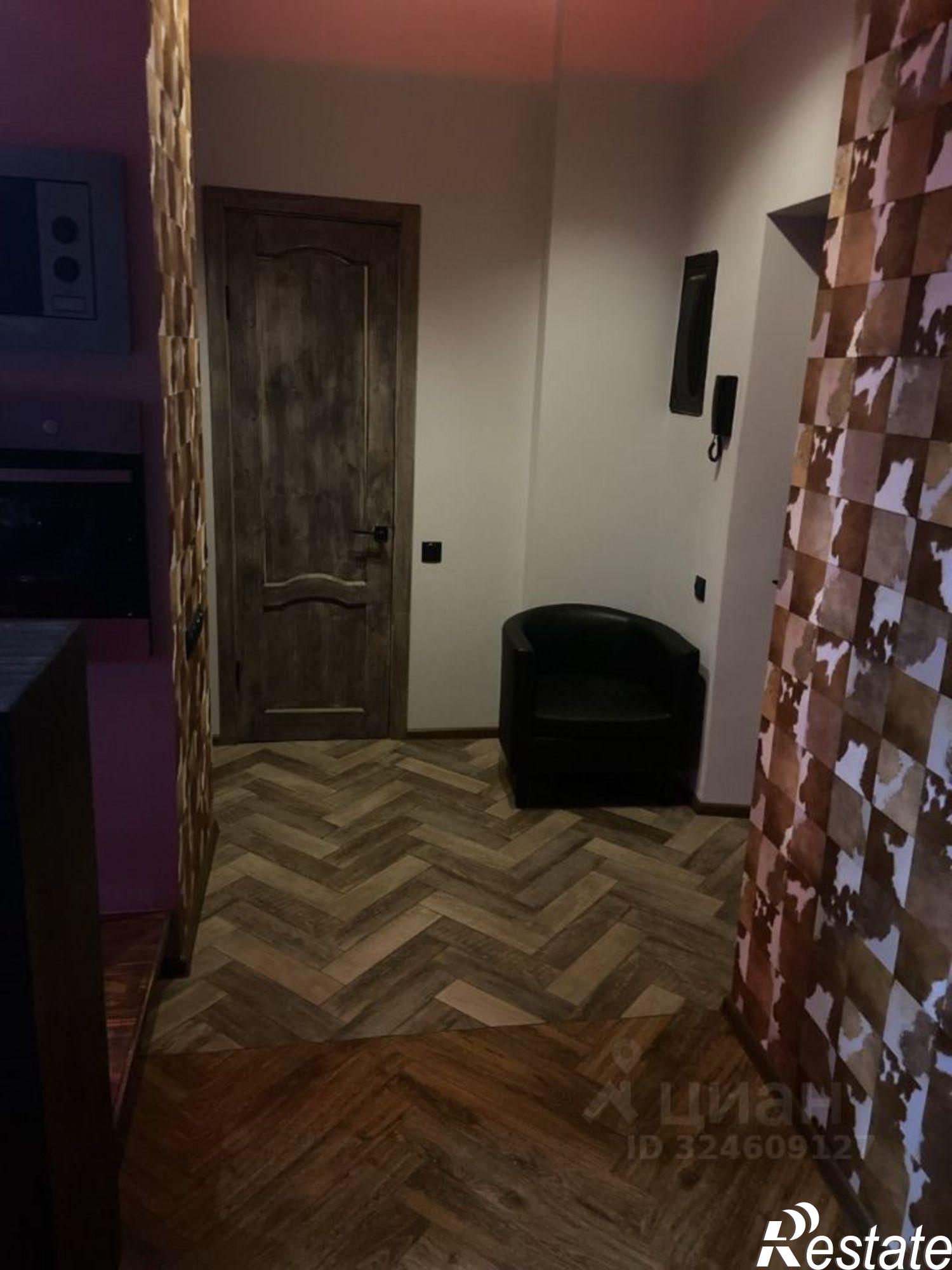 Купить квартиру за 10 800 000 рублей на Республиканская улица, 60/17