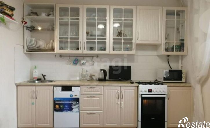 2-комн квартира улица Батова, 14,  д. 14