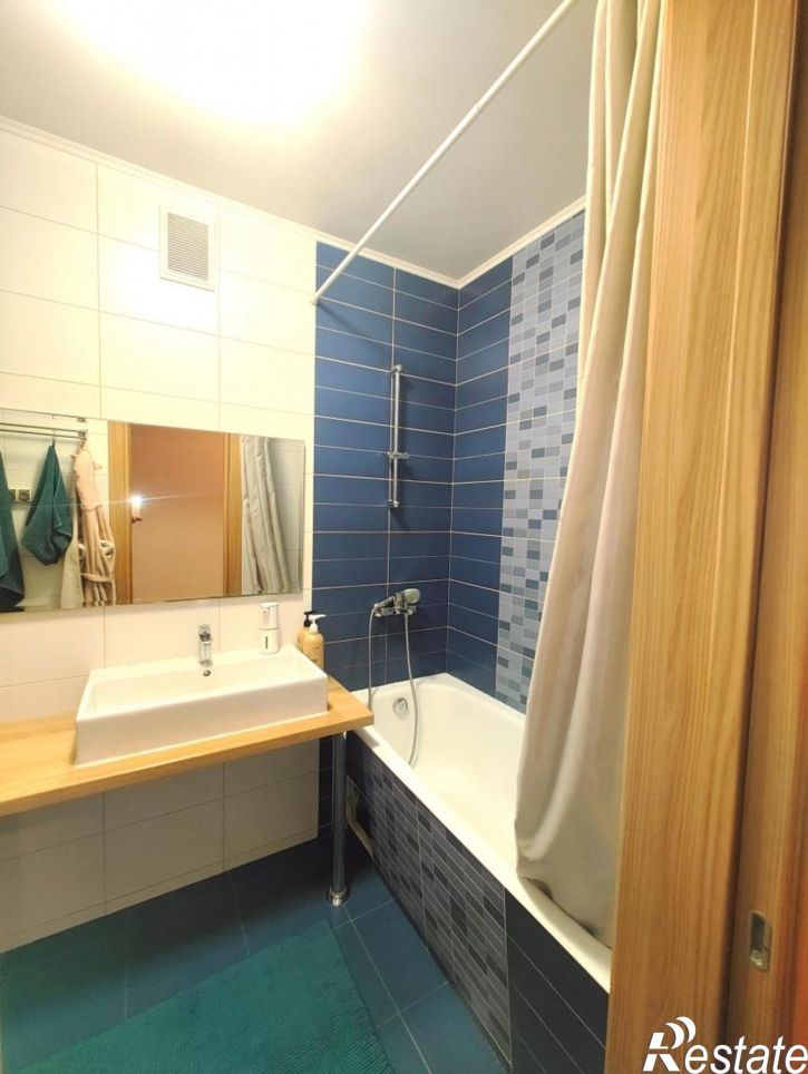 7-комн квартира улица Космонавтов, 4