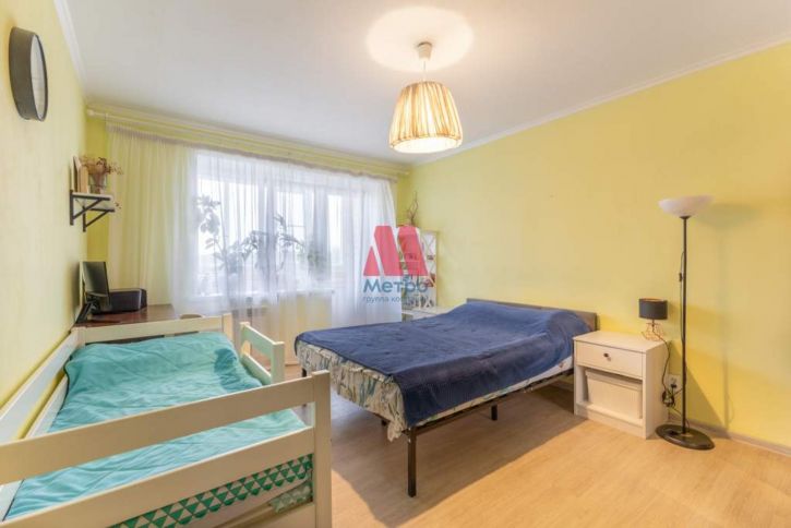 3-комн квартира Космонавтов улица, д.4