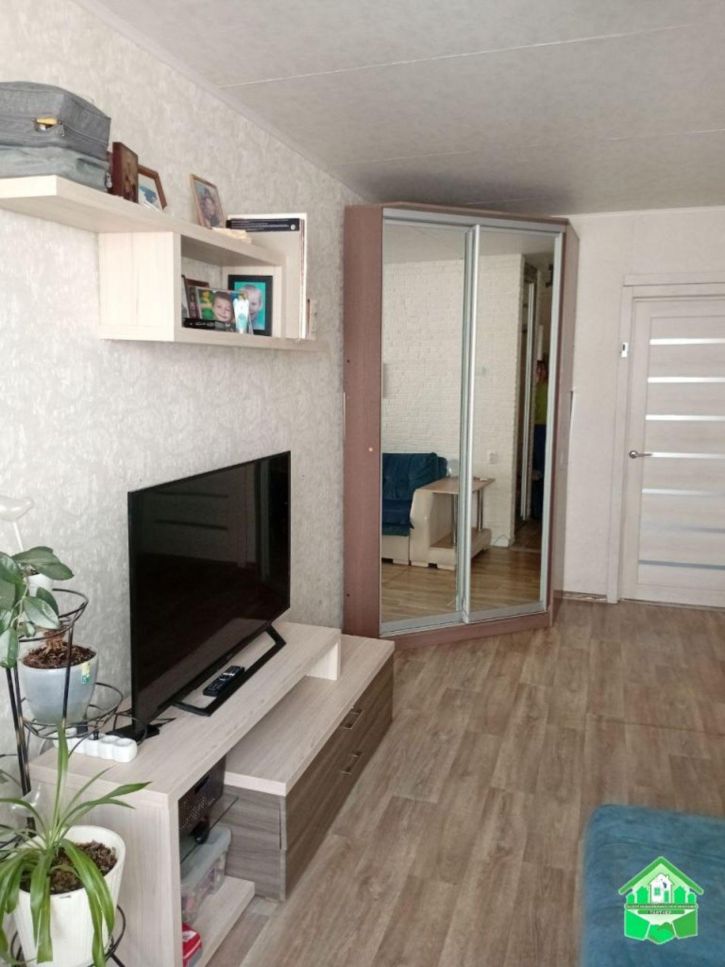 3-комн квартира Светлая ул, 3