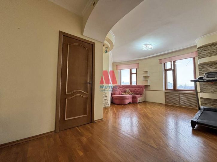 3-комн квартира Строителей улица, д.3к5