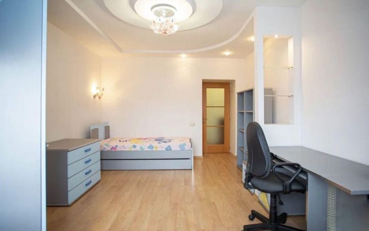 3-комн квартира Володарского ул, 13к2