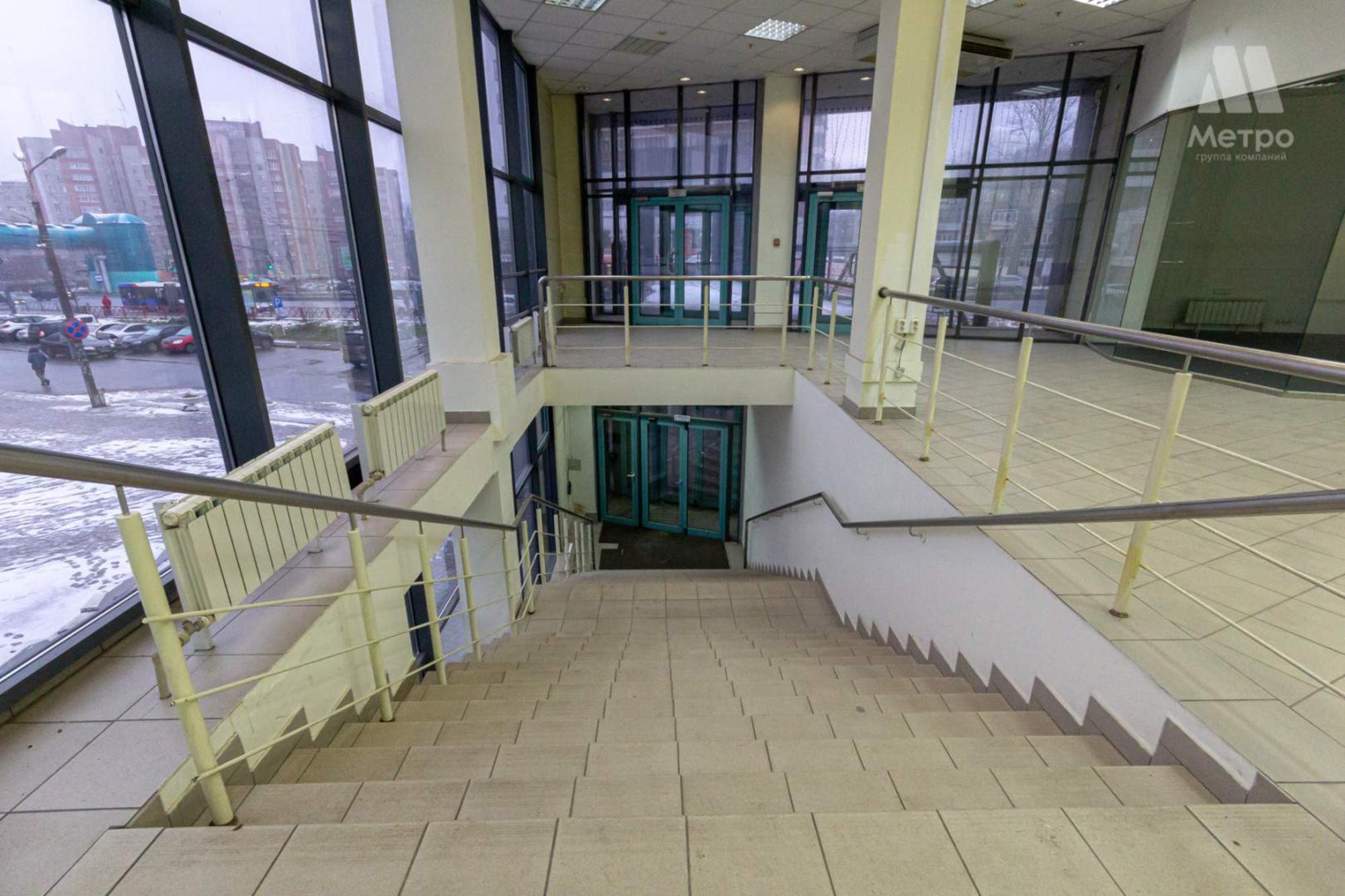 Купить торговое помещение за 125 000 000 рублей на Московский проспект, д.80а