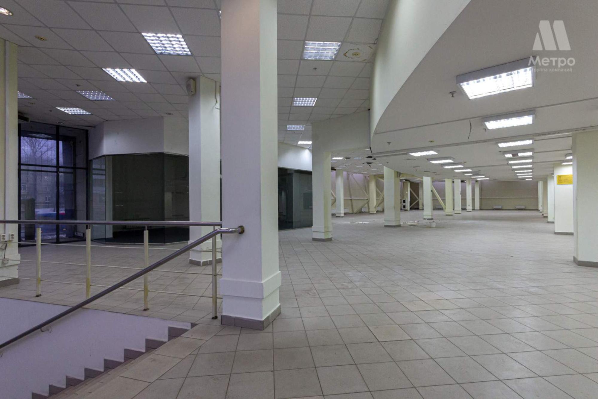 Купить торговое помещение за 125 000 000 рублей на Московский проспект, д.80а