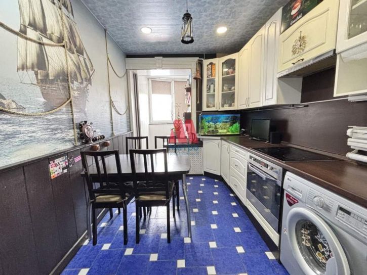 3-комн квартира Строителей улица, д.3к5