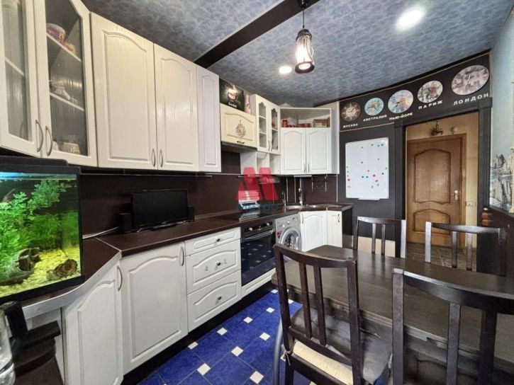 3-комн квартира Строителей улица, д.3к5