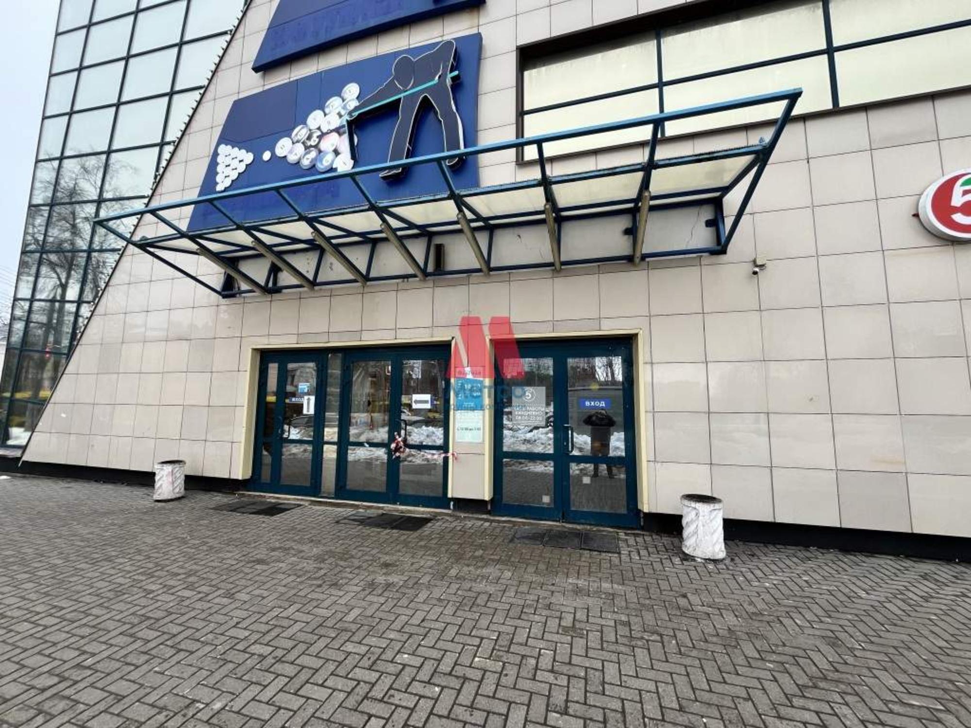 Сдать торговое помещение за 135 700 рублей на Республиканская улица, д.7