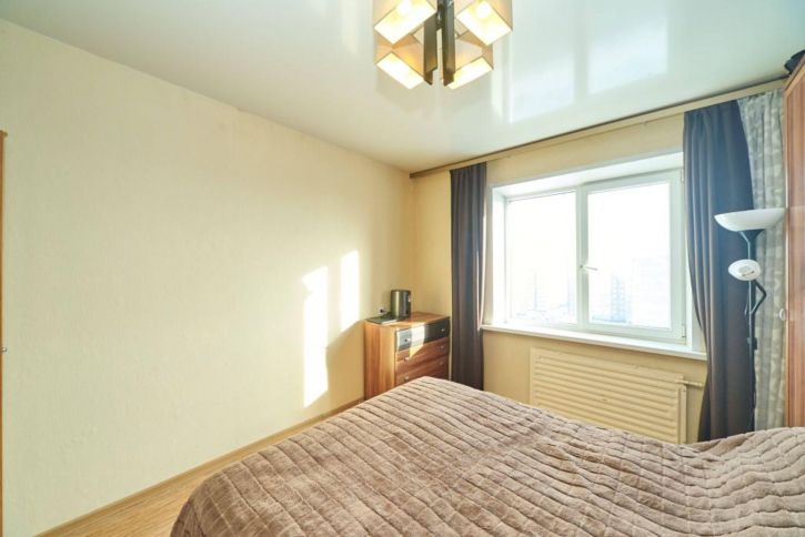 2-комн квартира Космонавтов ул, 9