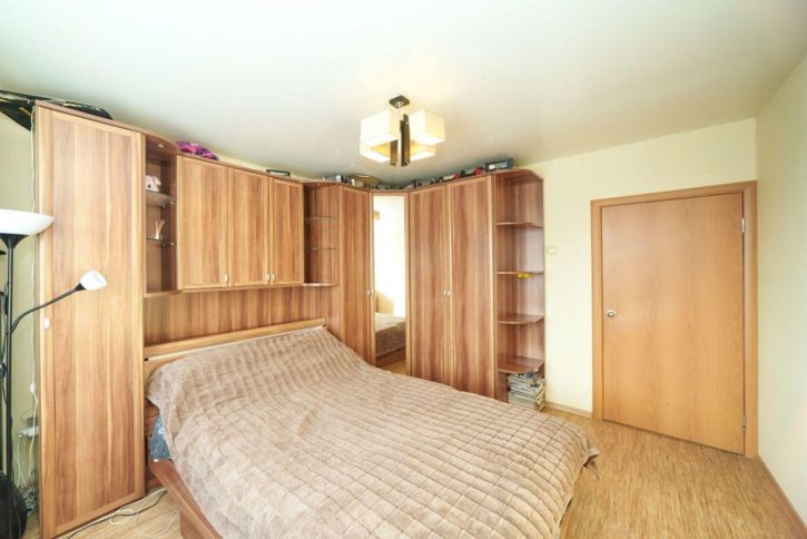 2-комн квартира Космонавтов ул, 9