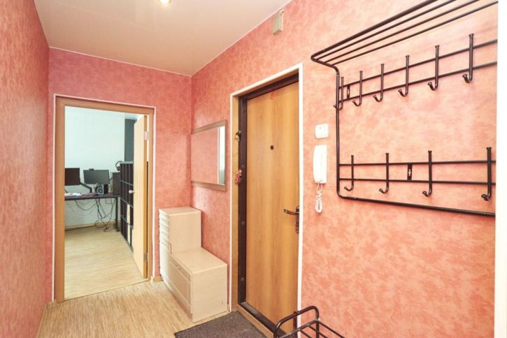 2-комн квартира Космонавтов ул, 9