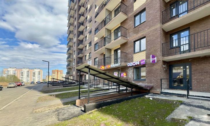 1-комн квартира Строителей ул, 18