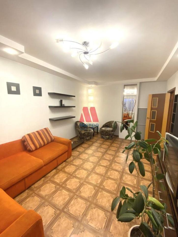 2-комн квартира Космонавтов улица, д.28