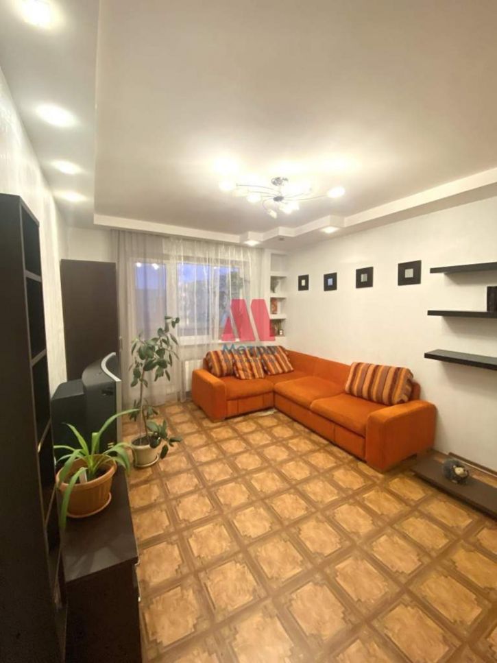 2-комн квартира Космонавтов улица, д.28