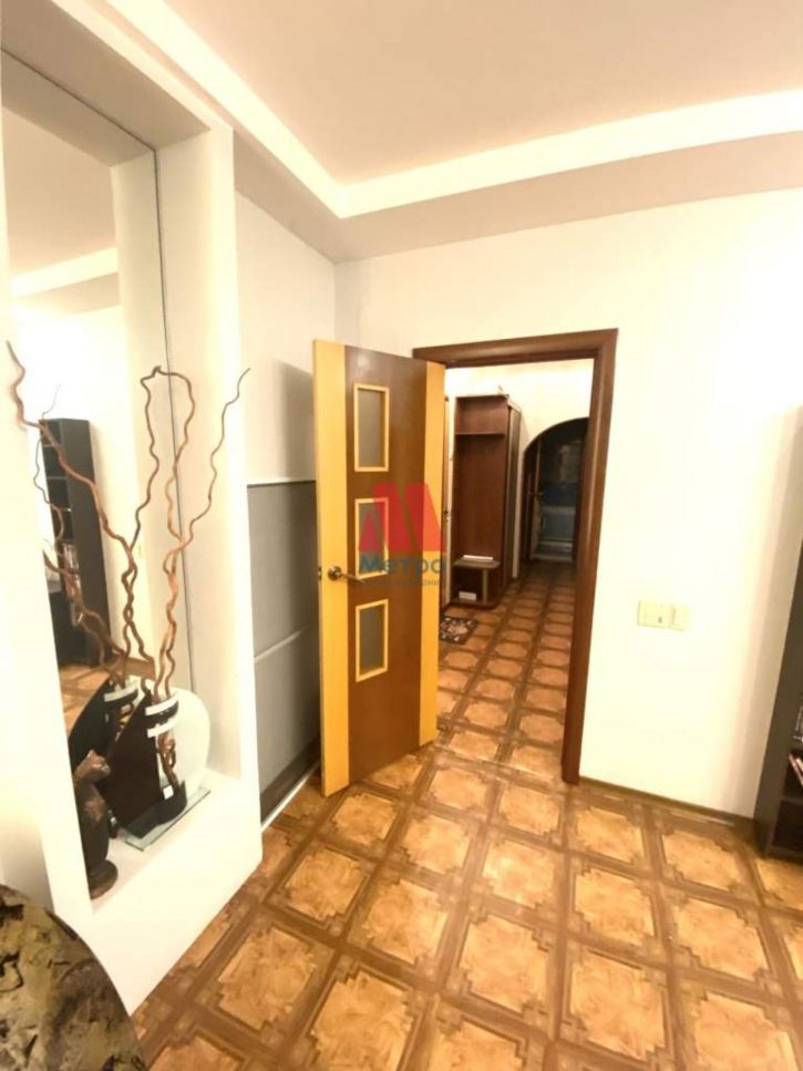 2-комн квартира Космонавтов улица, д.28