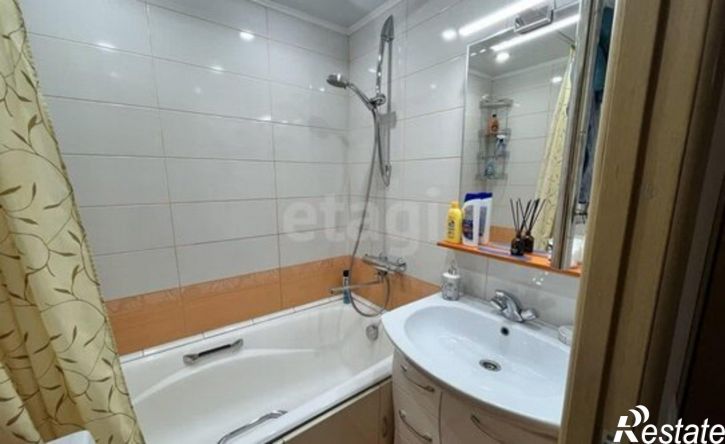 3-комн квартира ул Космонавтов, 21,  д. 21