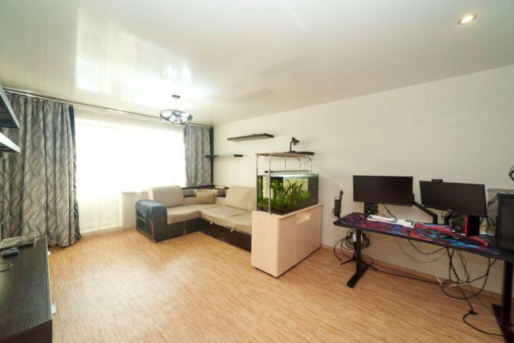 2-комн квартира Космонавтов ул, 9