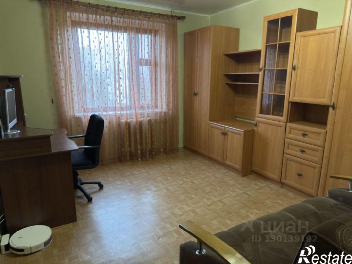 2-комн квартира улица Панина, 10,  д. 10