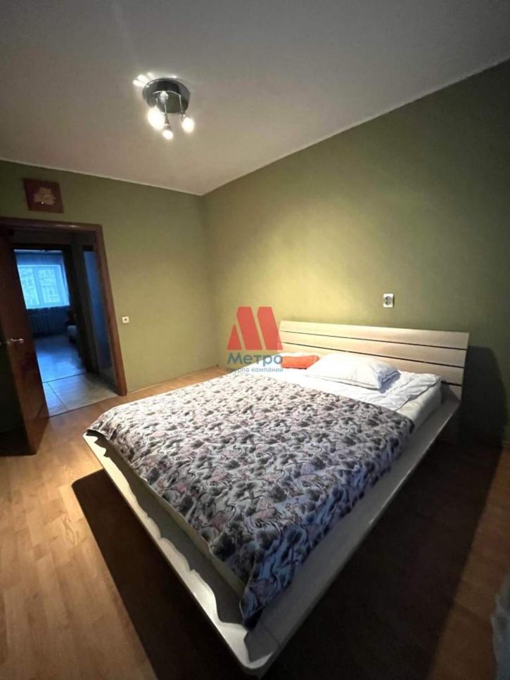 3-комн квартира Ньютона улица, д.28а