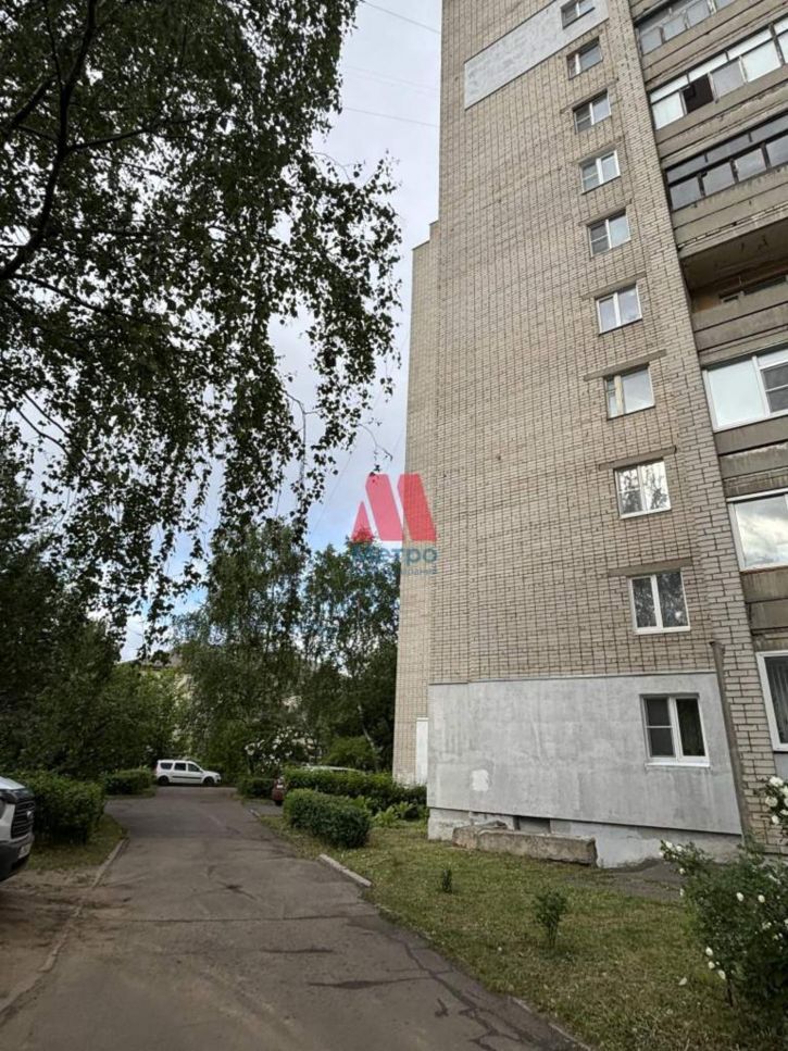 1-комн квартира Нефтяников улица, д.19