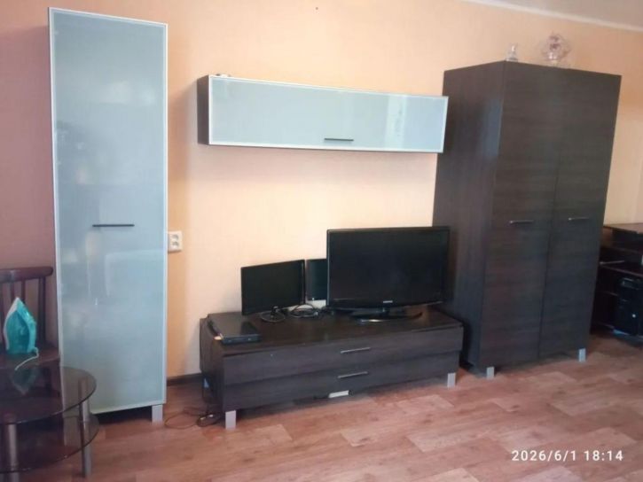 2-комн квартира Строителей ул, 13