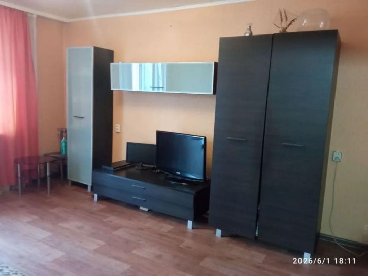 2-комн квартира Строителей ул, 13