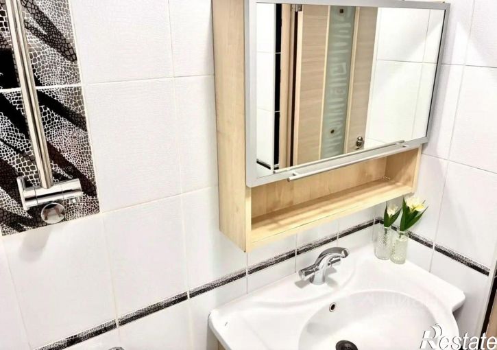3-комн квартира ул Строителей, 9,  д. 9