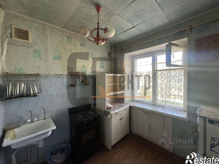 2-комн квартира ул Титова, 14 3,  д. 14 3,  к. 3