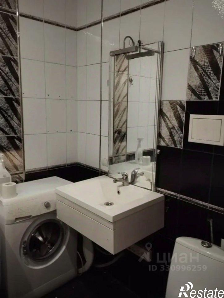 3-комн квартира улица Воинова, 1,  д. 1