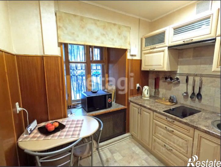 4-комн квартира пл Челюскинцев, 17а,  д. 17а