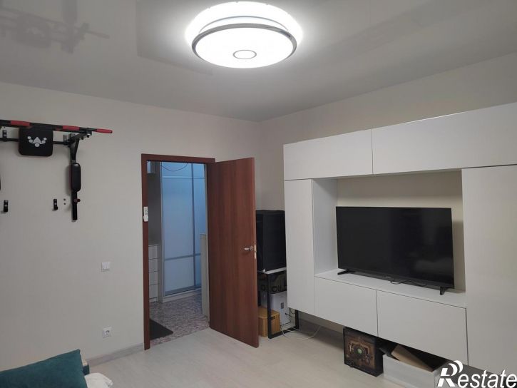 2-комн квартира улица Бабича, 10а
