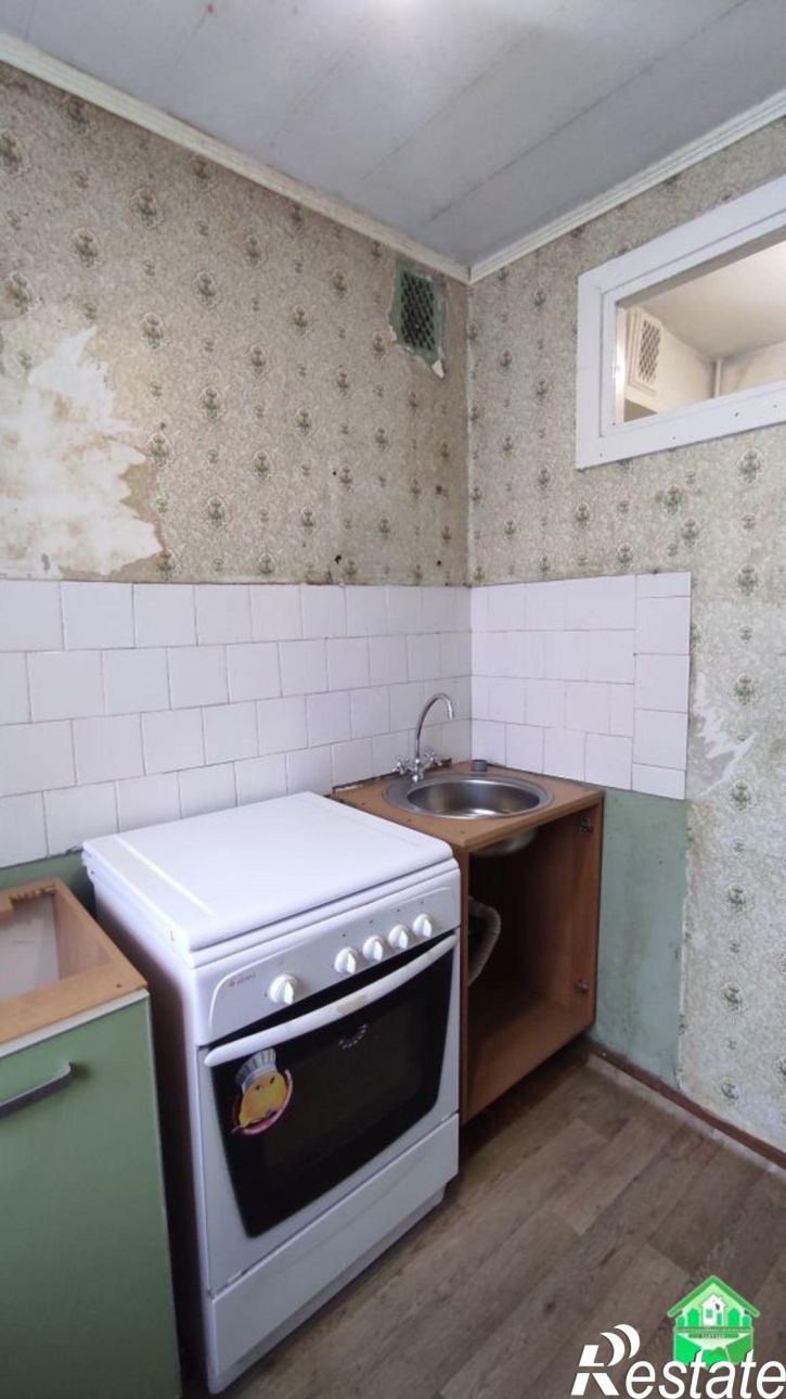 2-комн квартира Авиаторов пр-кт, 80