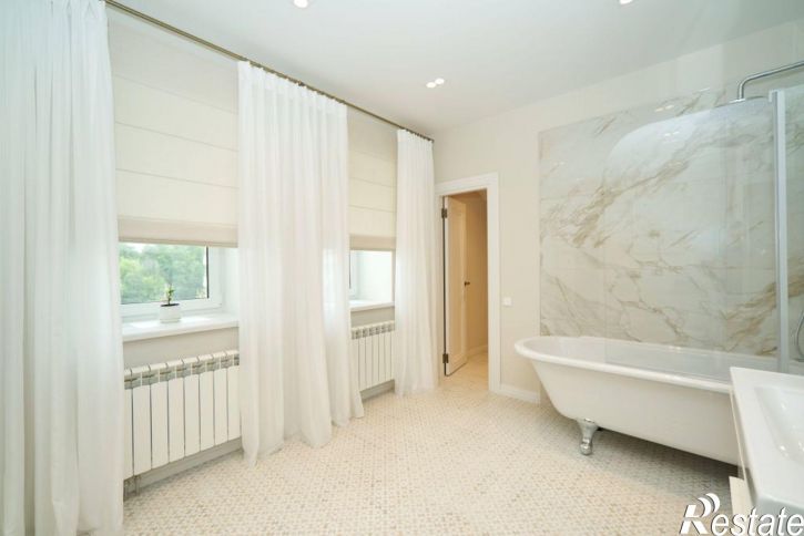 5-комн квартира Кедрова ул, 6