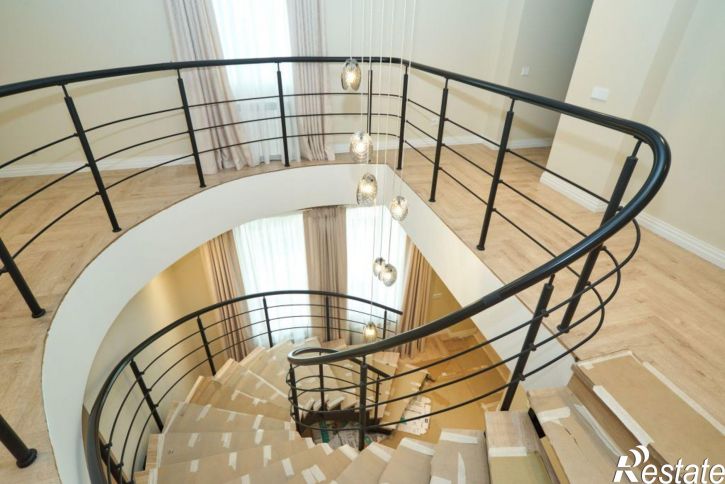 5-комн квартира Кедрова ул, 6