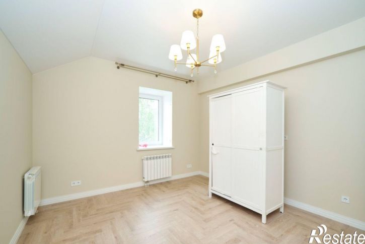 5-комн квартира Кедрова ул, 6