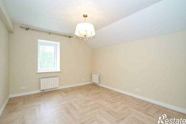 5-комн квартира Кедрова ул, 6