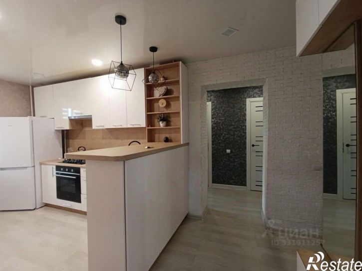 2-комн квартира пр-кт Авиаторов, 100,  д. 100
