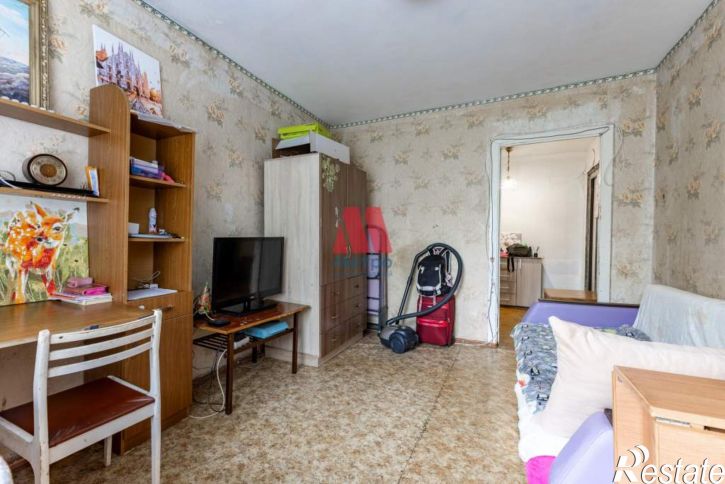 4-комн квартира Дзержинского проспект, д.61а