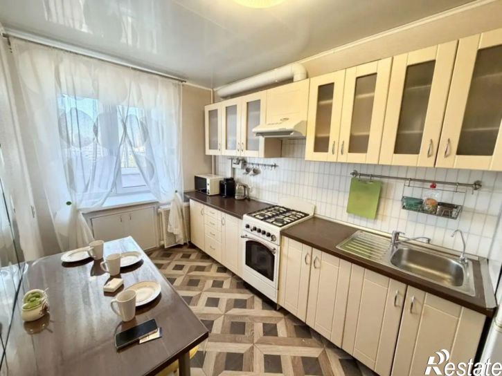 3-комн квартира Машиностроителей пр-кт, 52