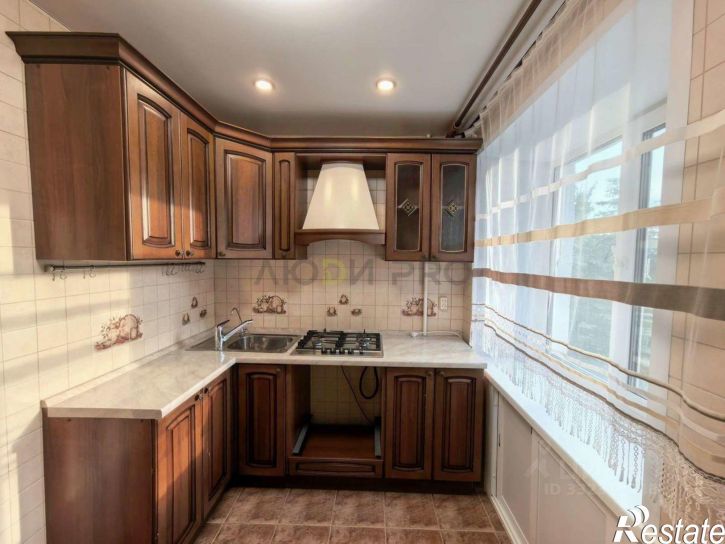 3-комн квартира ул Ньютона, 38,  д. 38